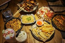 “堂食+外卖+商城”三店一体新模式，餐饮数字化发展新风口？重庆火锅底料批发商城