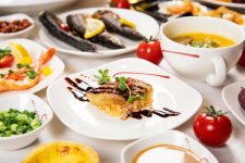 下半年如何打赢餐饮“复苏战”？3万人相约成都，共探破局之法【重庆最大的火锅底料厂】