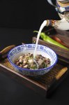 中国哪里的羊汤最好喝？【重庆火锅底料加工厂】