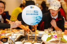 冬天的第n顿火锅，还没轮到你？快用这6个新招刺激顾客【重庆火锅底料批发在哪】